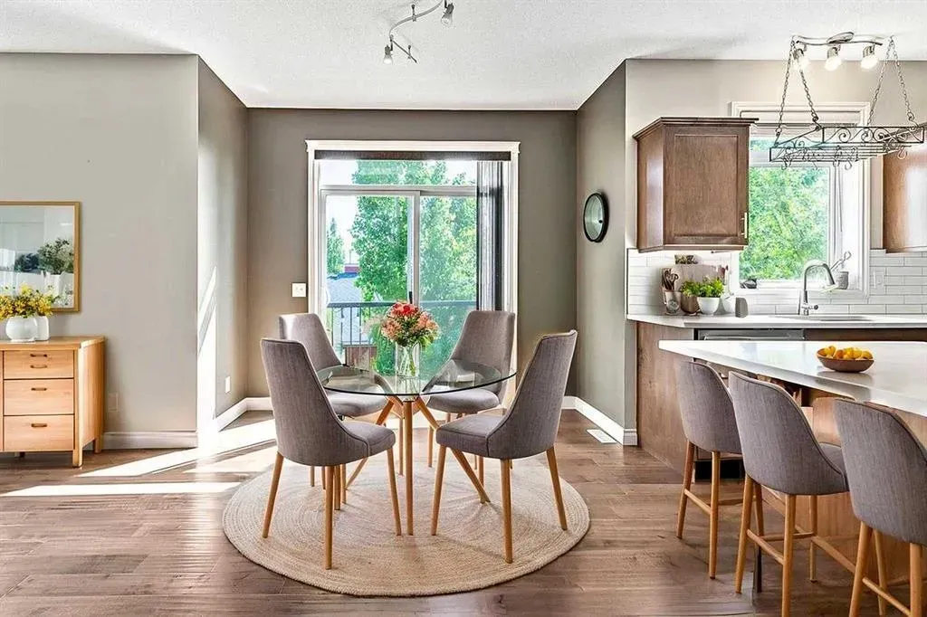 521 Westmount Close
