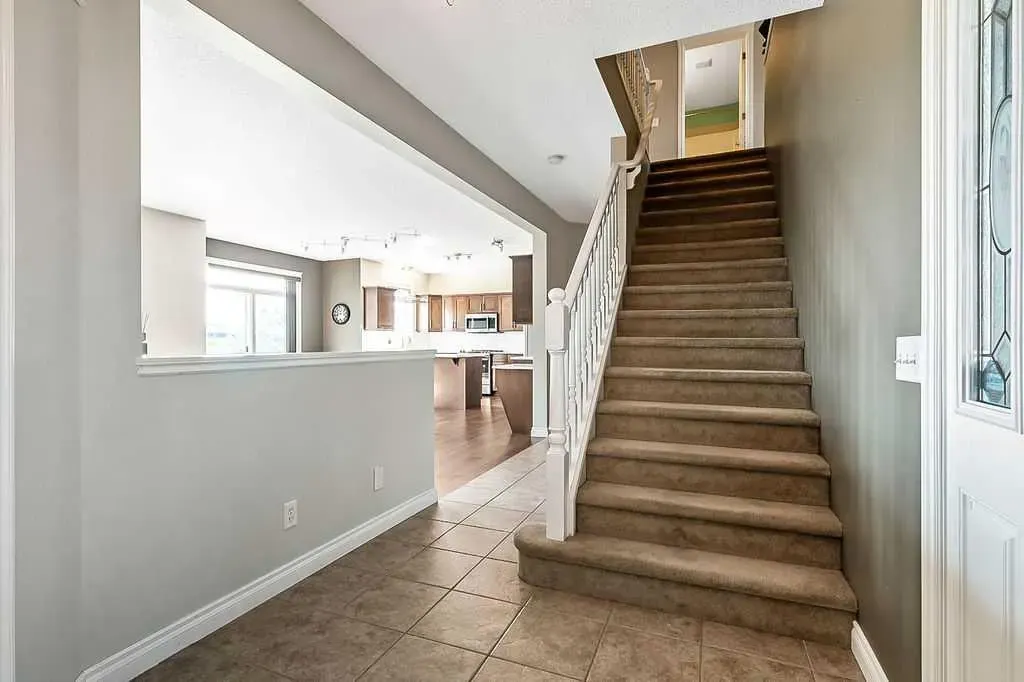 521 Westmount Close