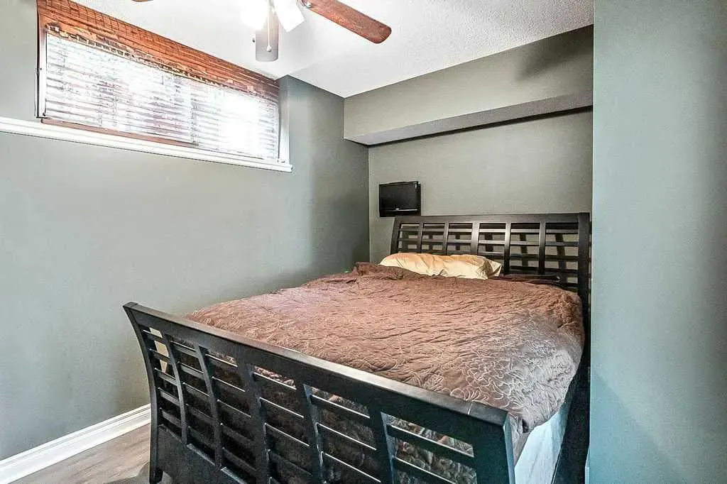 521 Westmount Close