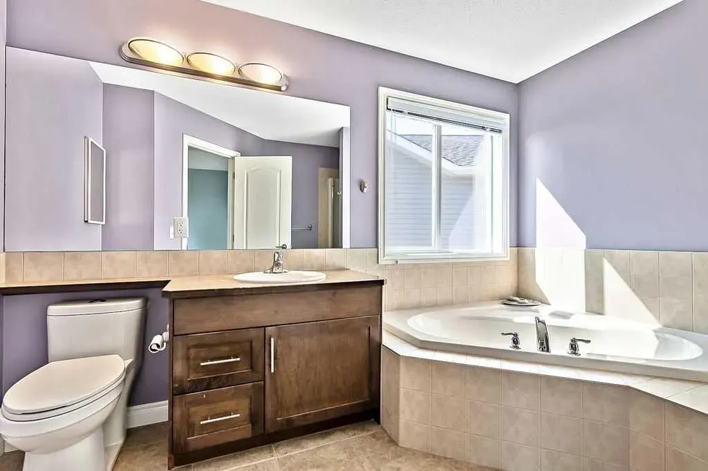 521 Westmount Close