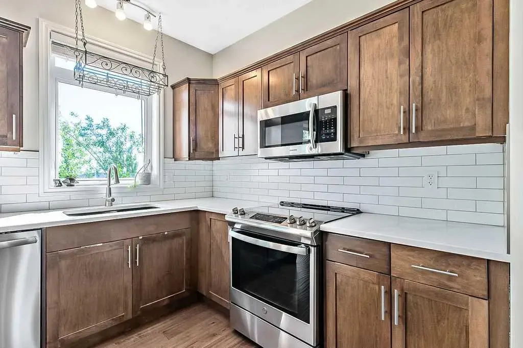 521 Westmount Close