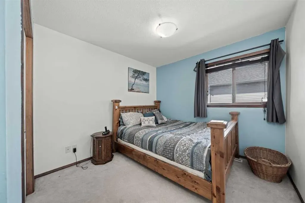 10 Crystalridge Bay
