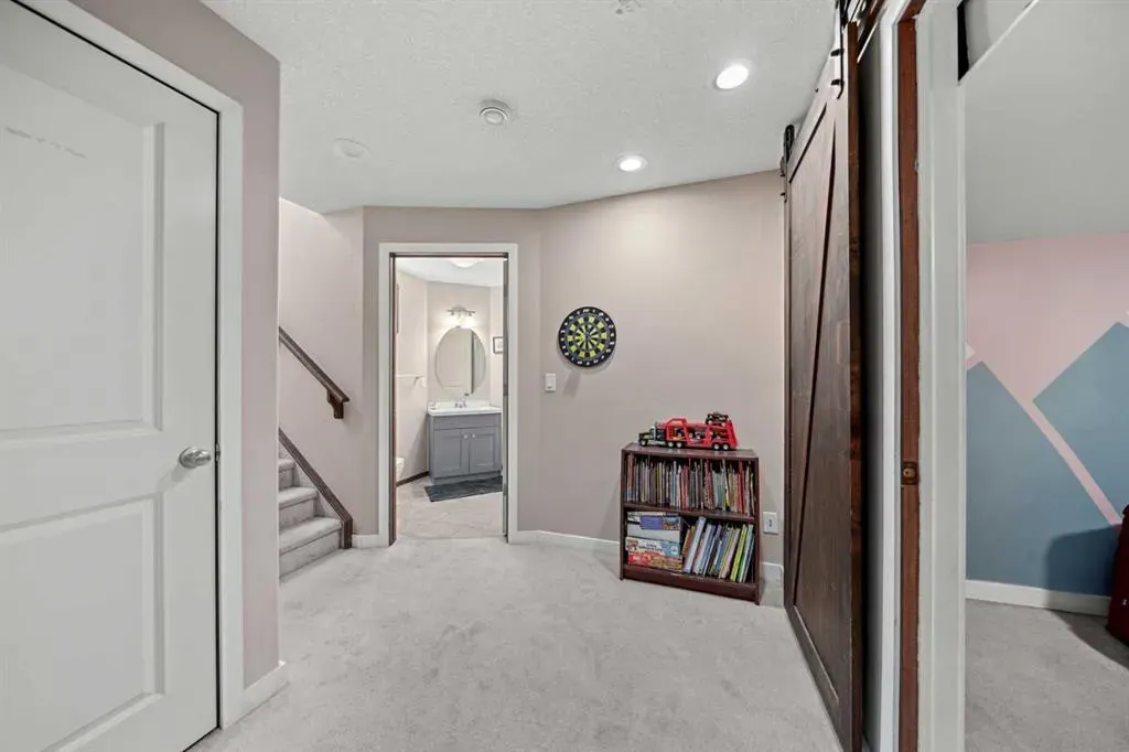 10 Crystalridge Bay