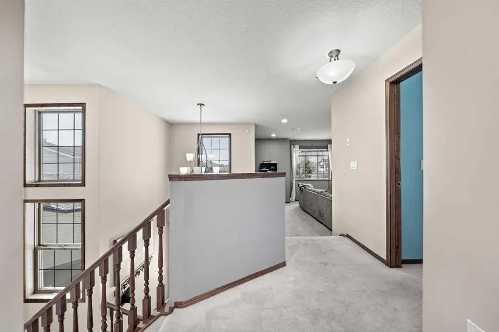 10 Crystalridge Bay
