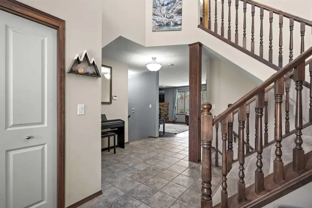 10 Crystalridge Bay