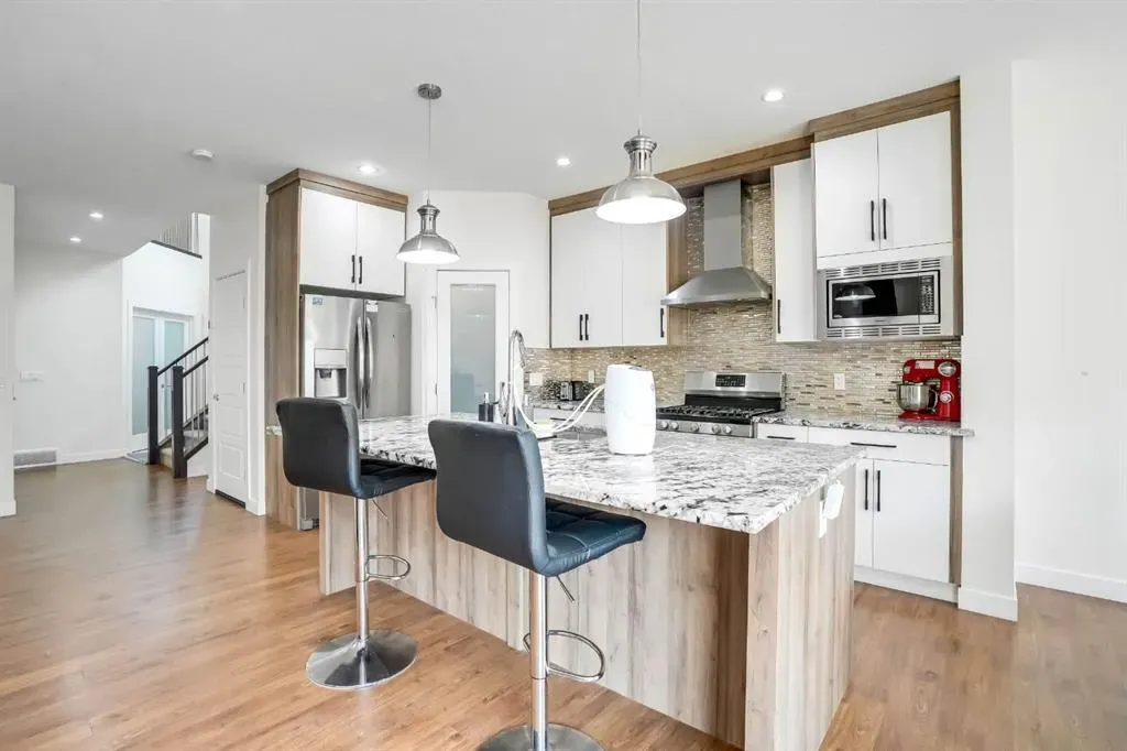 353 Nolanhurst Crescent NW