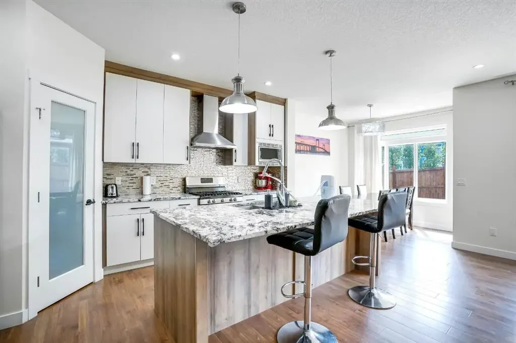 353 Nolanhurst Crescent NW
