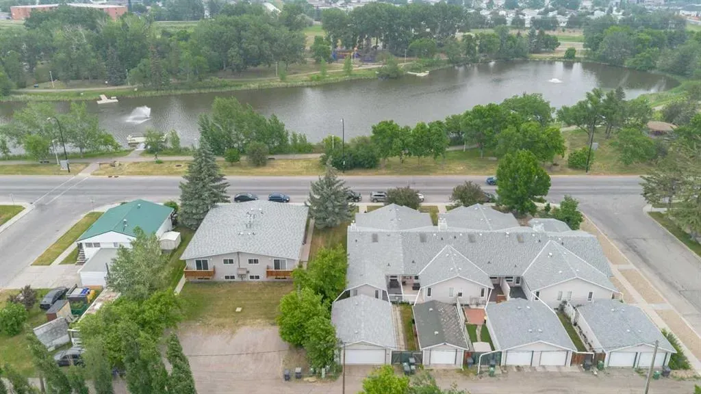 520 Lakeside Boulevard