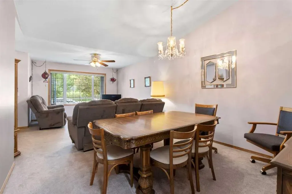 520 Lakeside Boulevard
