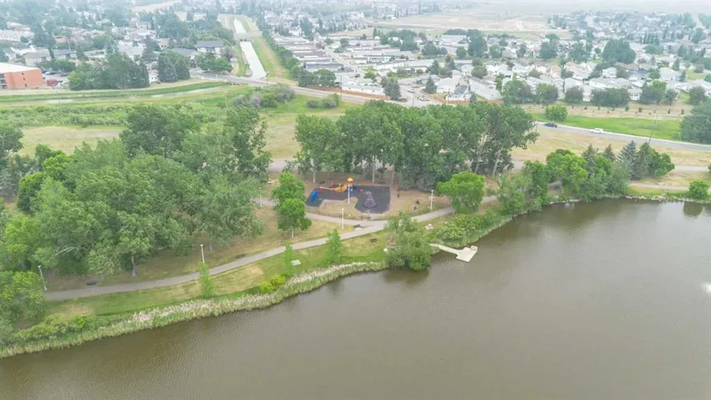 520 Lakeside Boulevard