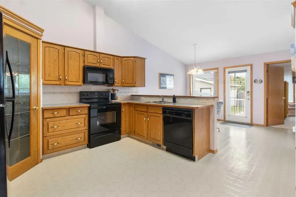 520 Lakeside Boulevard