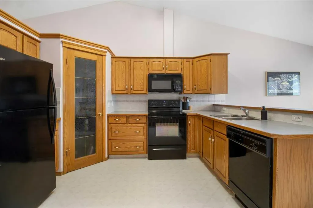 520 Lakeside Boulevard
