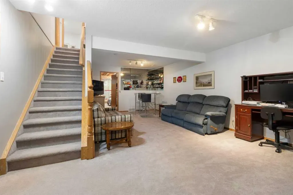 520 Lakeside Boulevard