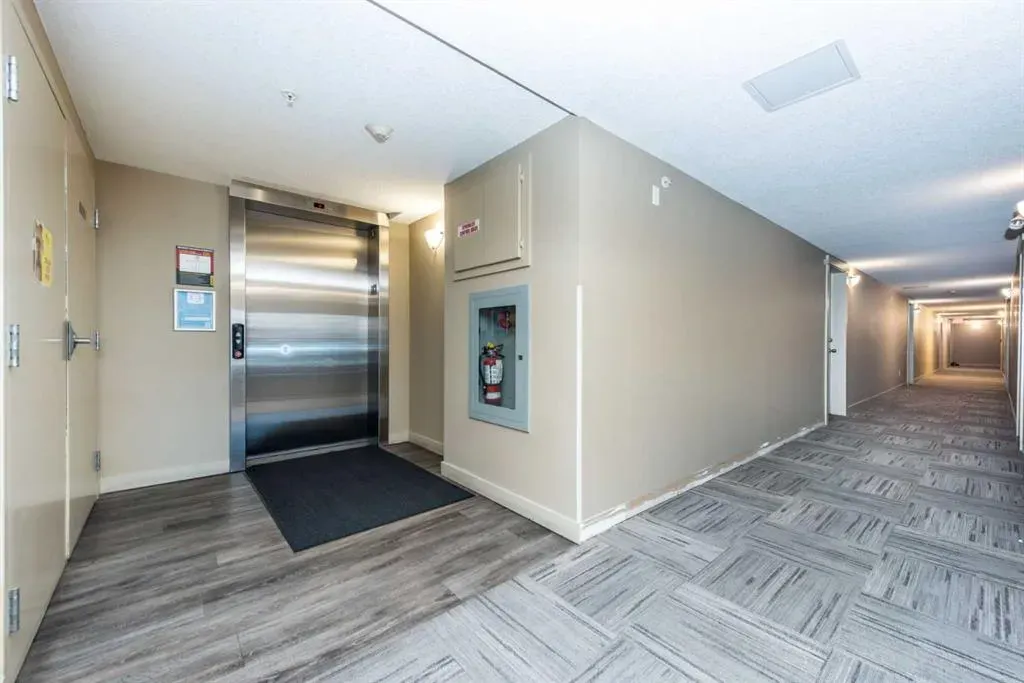 403 Mackenzie Way SW, #4210