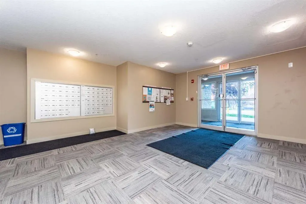 403 Mackenzie Way SW, #4210