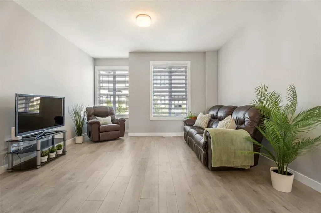 508 Drake Landing Wynd