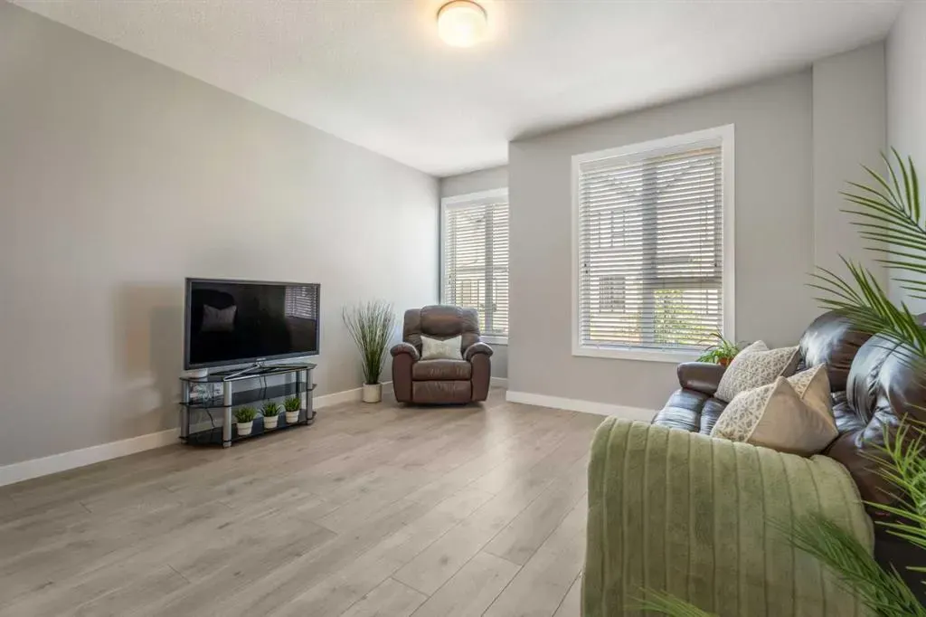 508 Drake Landing Wynd