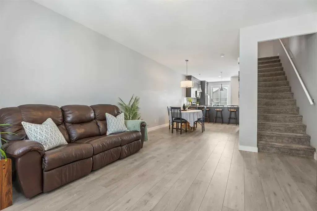 508 Drake Landing Wynd