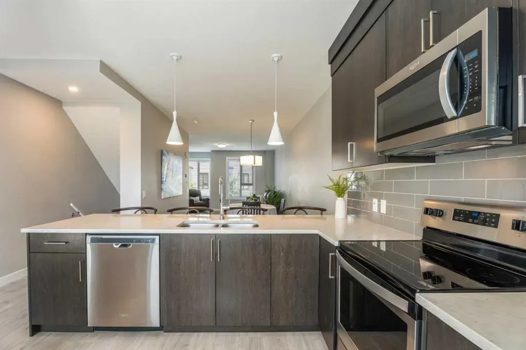 508 Drake Landing Wynd