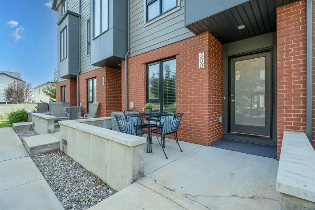 508 Drake Landing Wynd