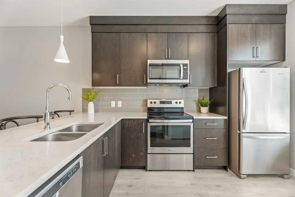 508 Drake Landing Wynd