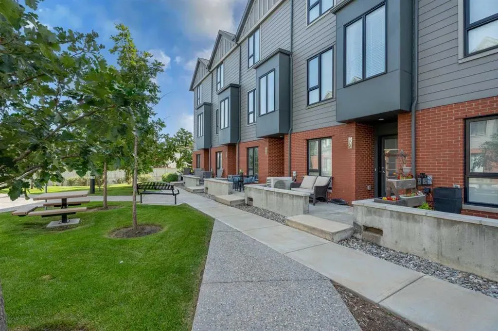 508 Drake Landing Wynd
