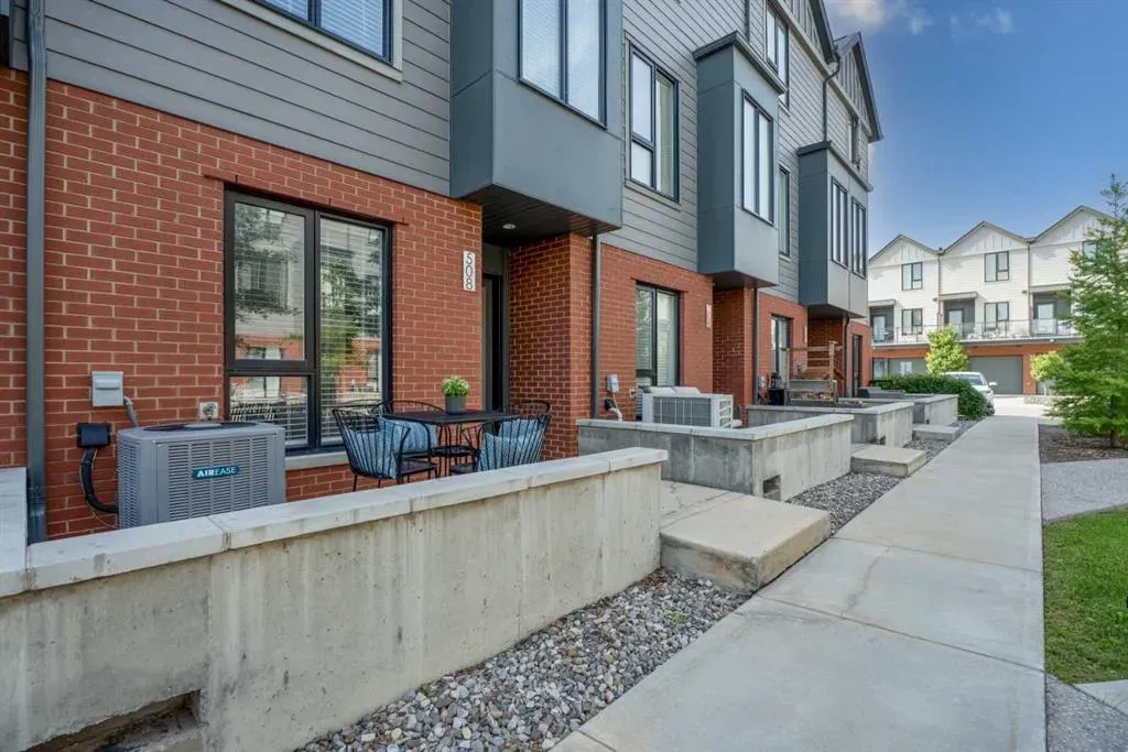 508 Drake Landing Wynd