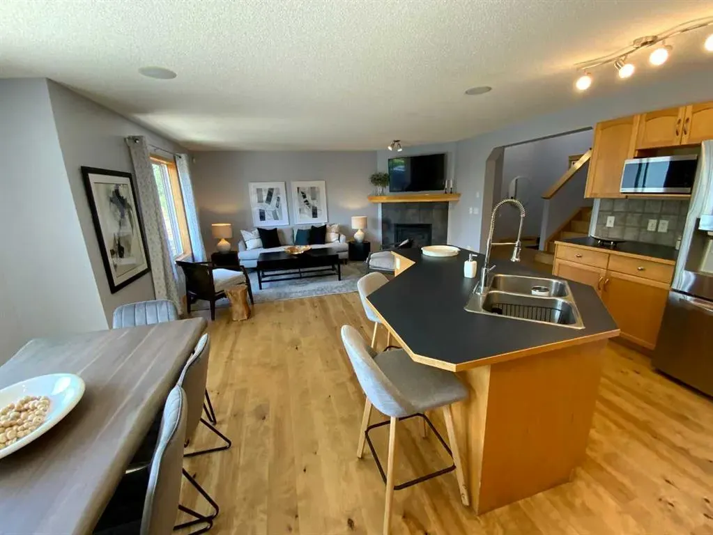 172 Tuscany Meadows Heath NW