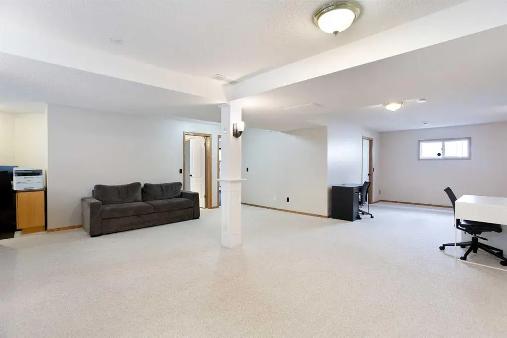123 Woodbend Way