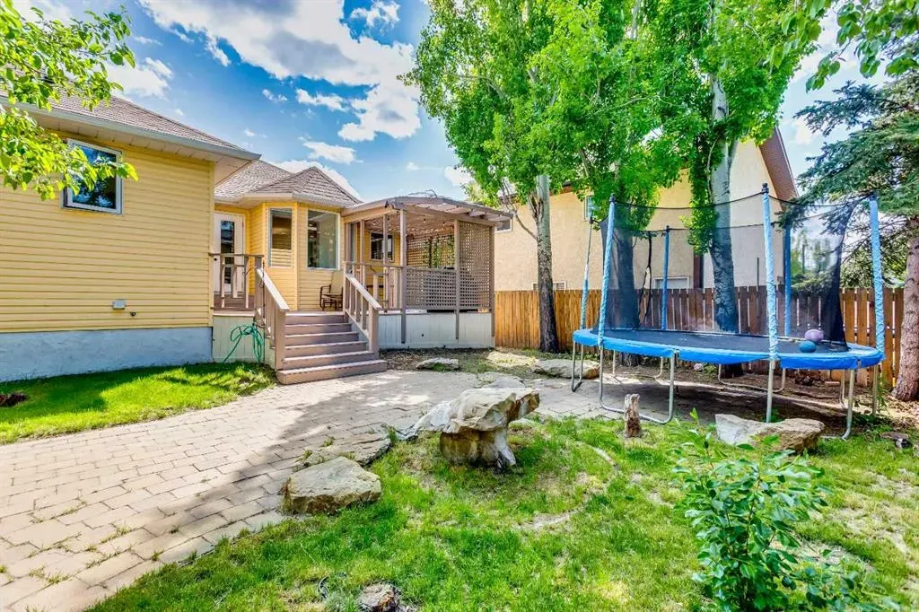 123 Woodbend Way