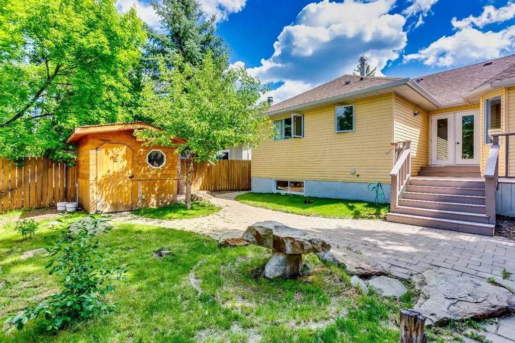 123 Woodbend Way
