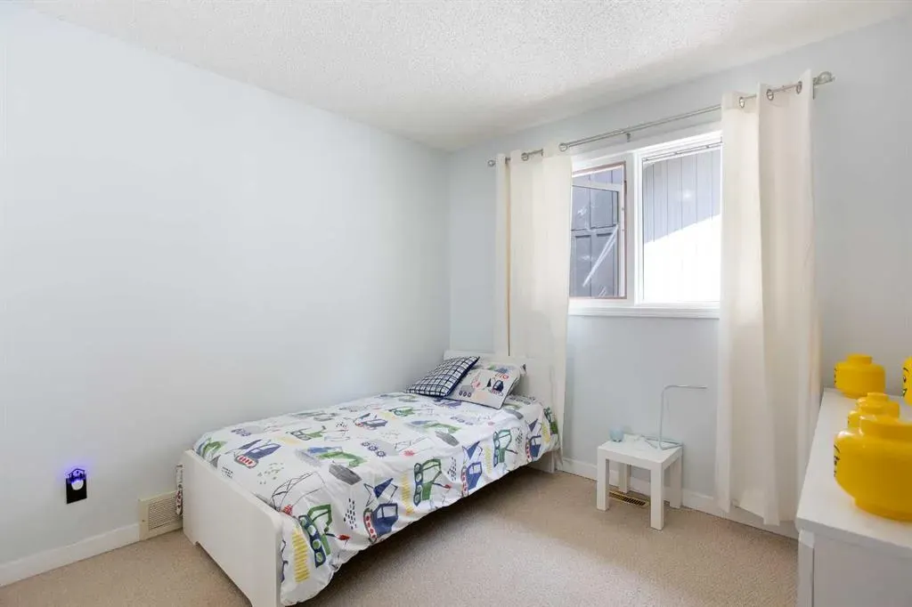 123 Woodbend Way