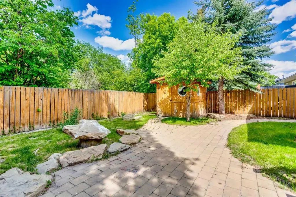 123 Woodbend Way