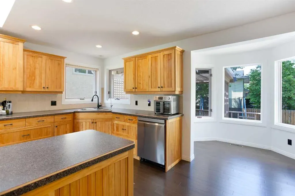 123 Woodbend Way
