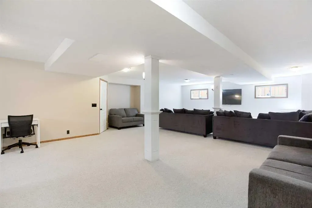 123 Woodbend Way