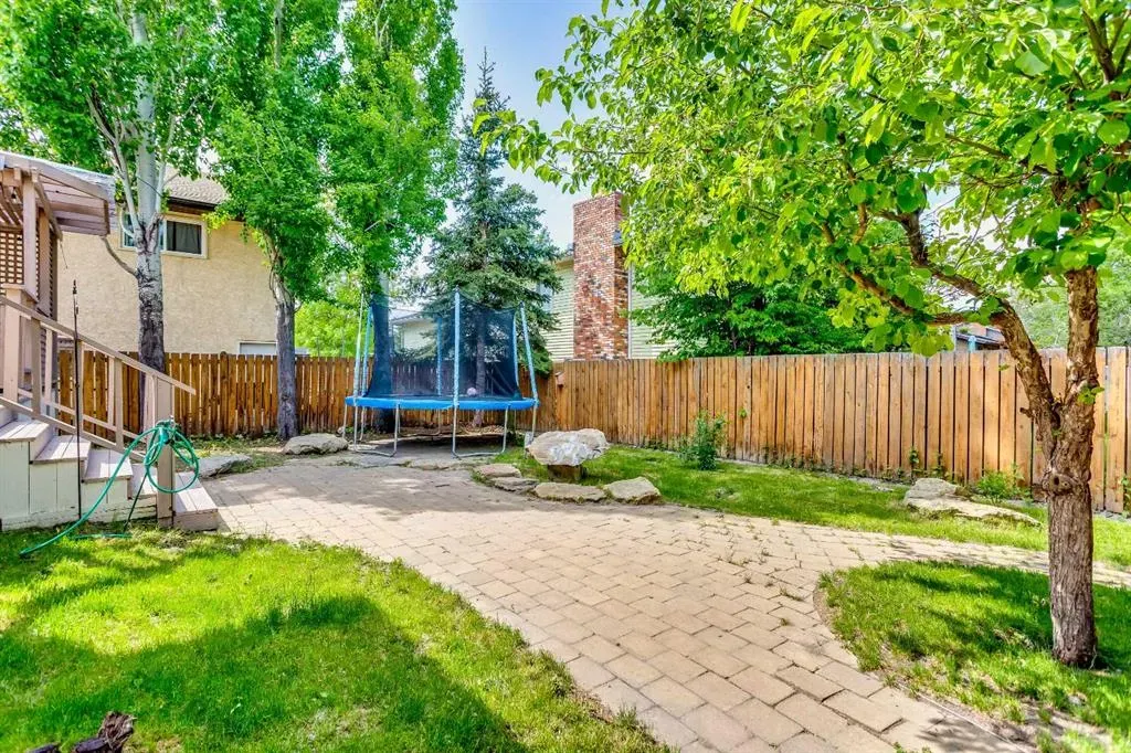 123 Woodbend Way