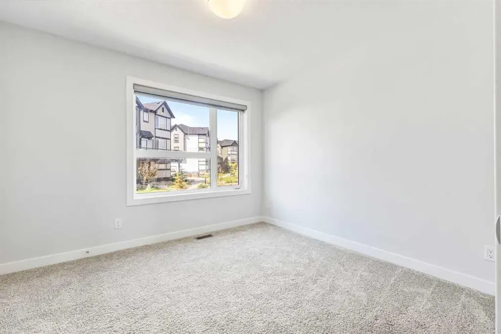 16 Evanscrest Park NW, #310