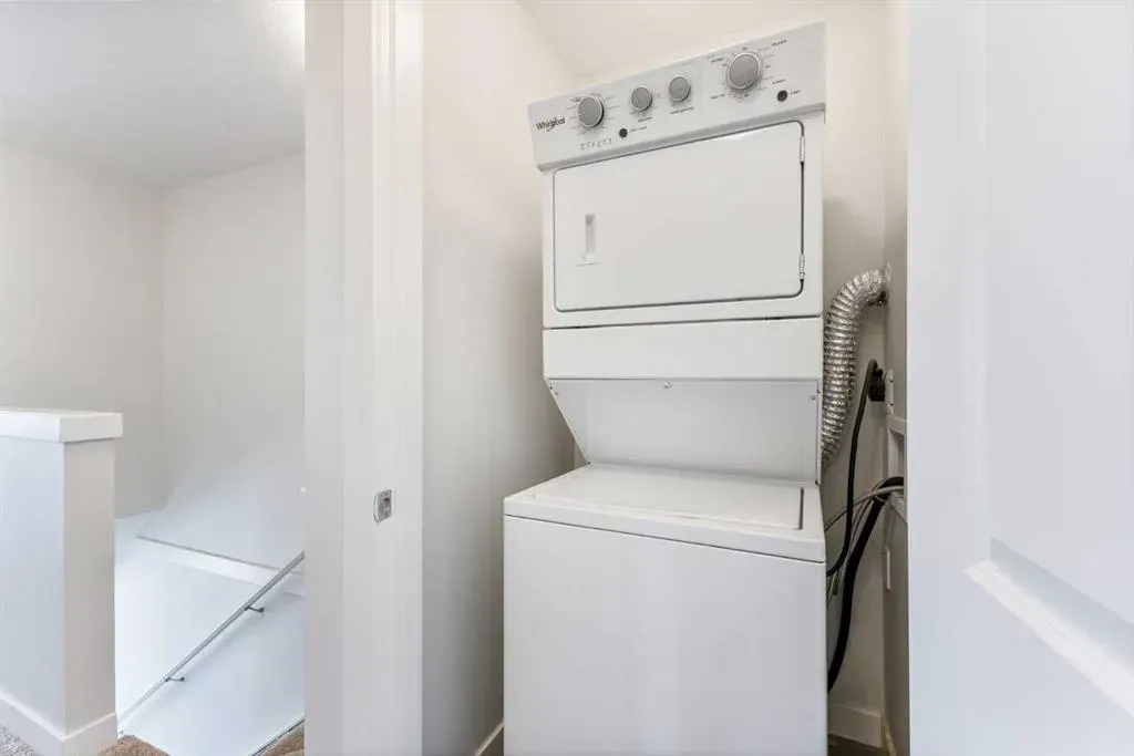 16 Evanscrest Park NW, #310
