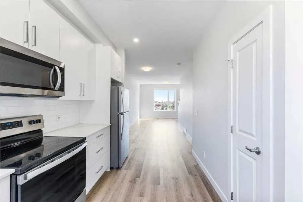 16 Evanscrest Park NW, #310