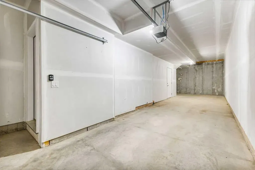 16 Evanscrest Park NW, #310