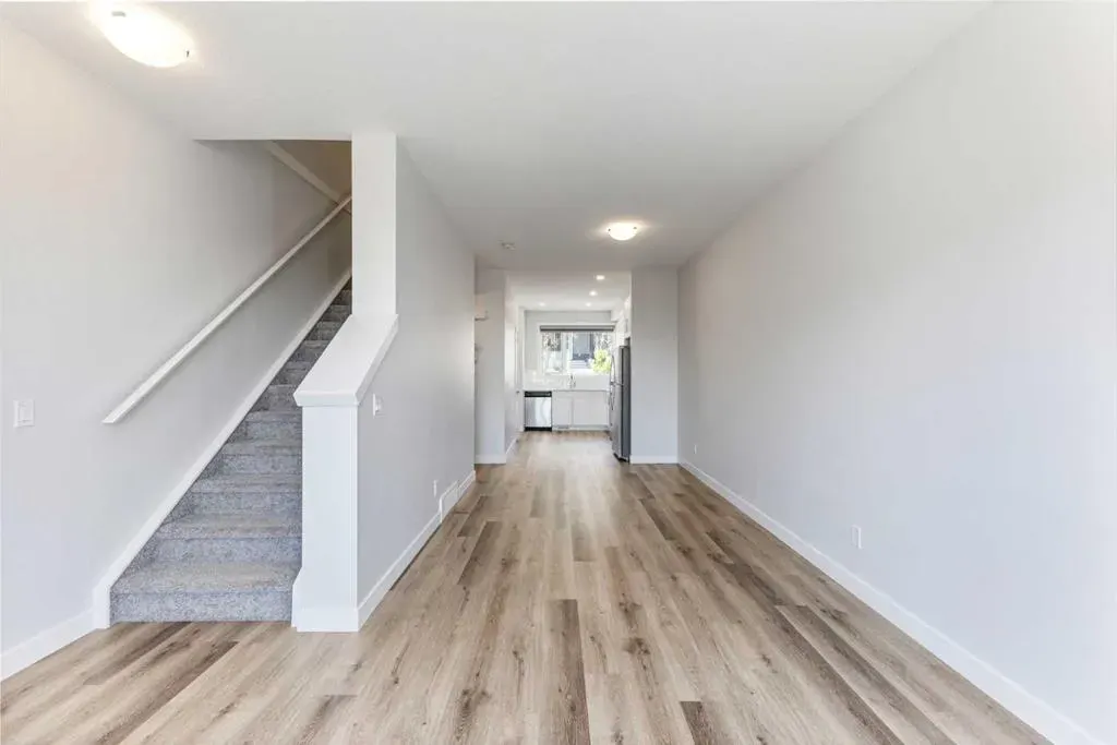16 Evanscrest Park NW, #310
