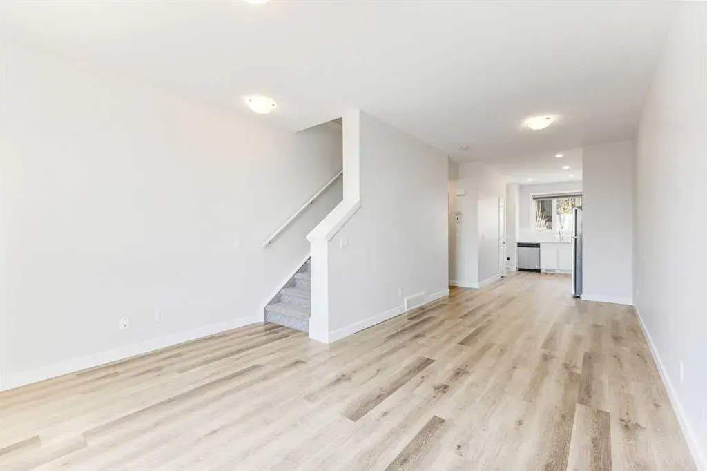 16 Evanscrest Park NW, #310