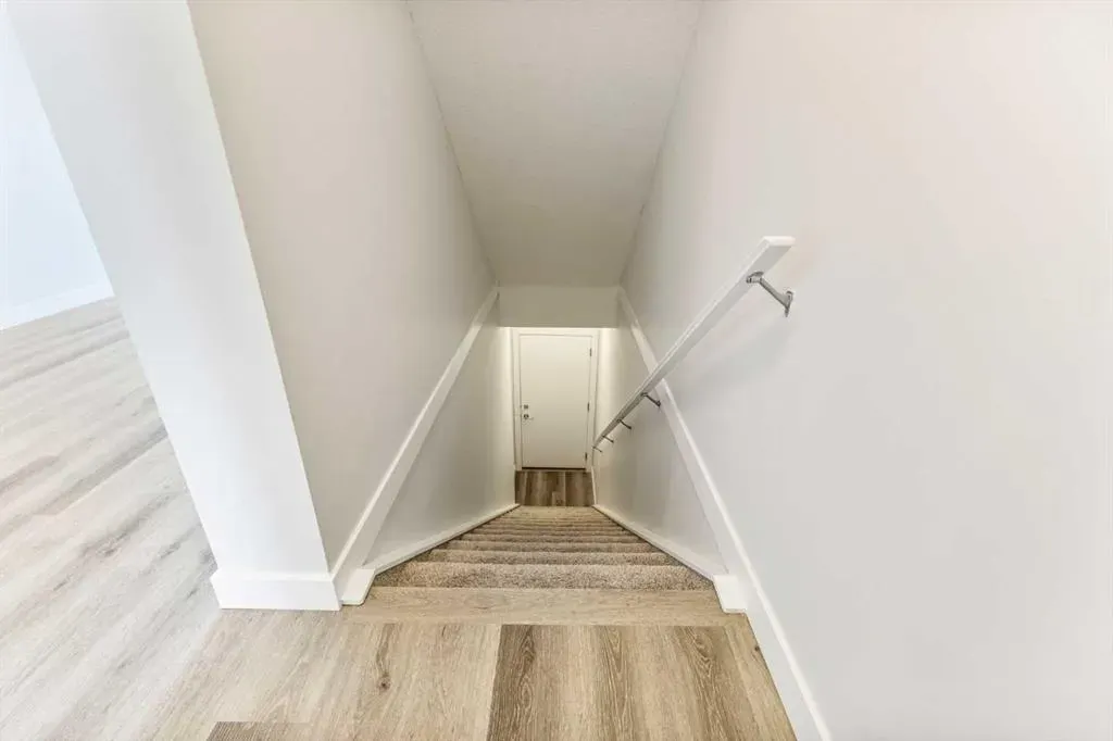 16 Evanscrest Park NW, #310