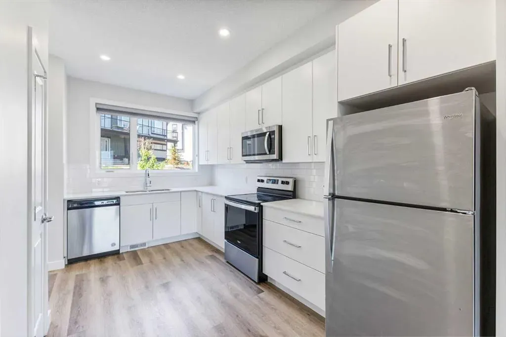 16 Evanscrest Park NW, #310