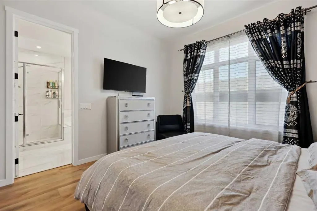 537 Marine Drive SE