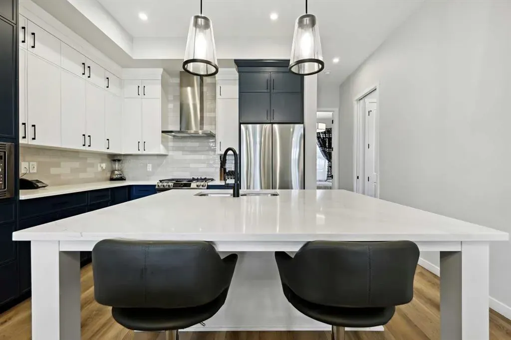 537 Marine Drive SE