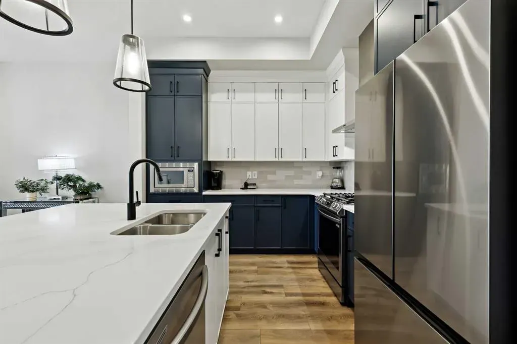 537 Marine Drive SE
