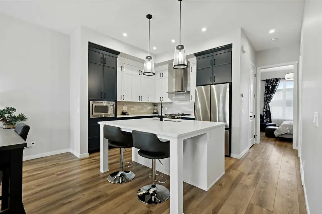 537 Marine Drive SE