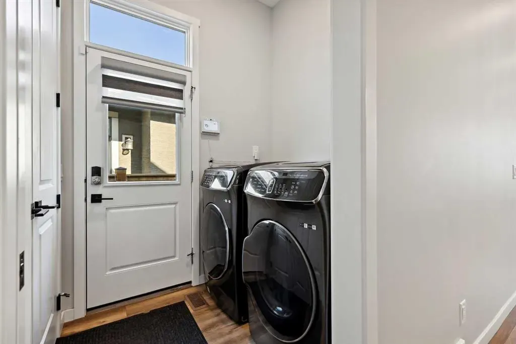 537 Marine Drive SE