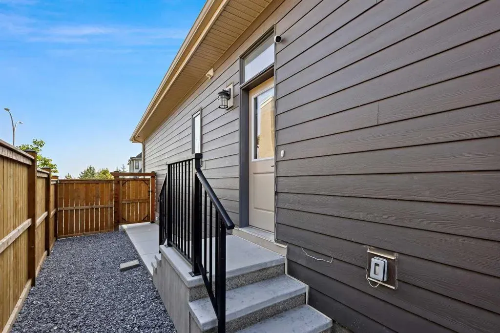 537 Marine Drive SE